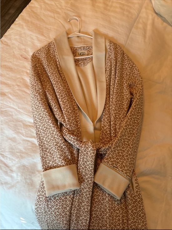 UGG Other - UGG Women's Leopard Print Robe - Cream & Brown